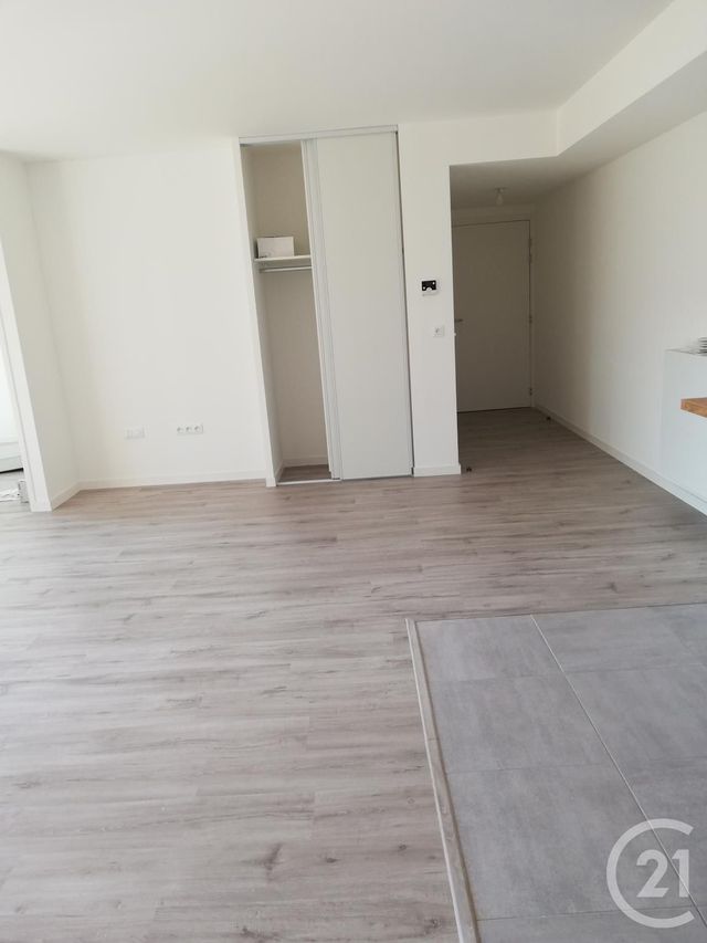 Afficher la photo en grand Appartement F4 à louer - 4 pièces - 79.12 m2 - TOURS - 37 - CENTRE - Century 21 Agence Grand Sud