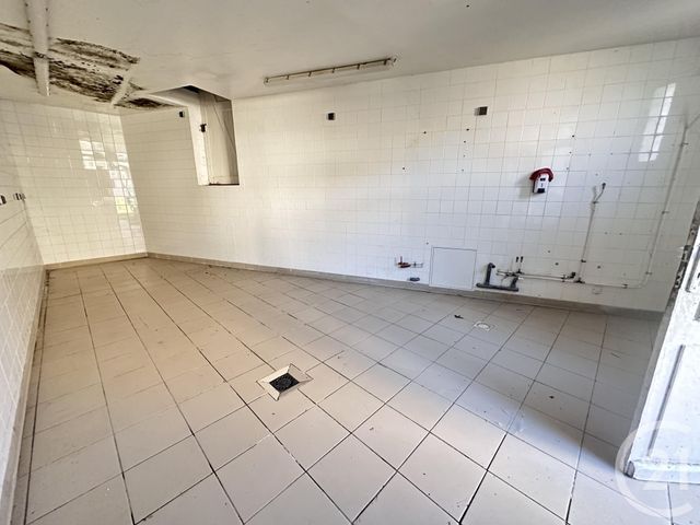 parking à louer - 70.0 m2 - NAZELLES NEGRON - 37 - CENTRE - Century 21 Agence Grand Sud