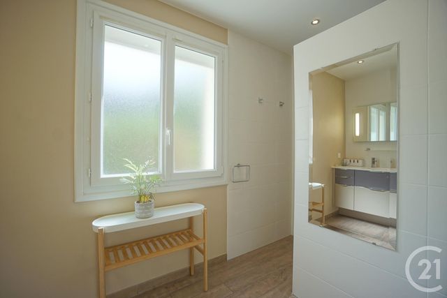 maison à louer - 8 pièces - 208.57 m2 - CHAMBRAY LES TOURS - 37 - CENTRE - Century 21 Agence Grand Sud