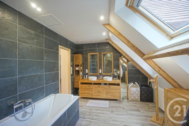 maison à louer - 8 pièces - 208.57 m2 - CHAMBRAY LES TOURS - 37 - CENTRE - Century 21 Agence Grand Sud