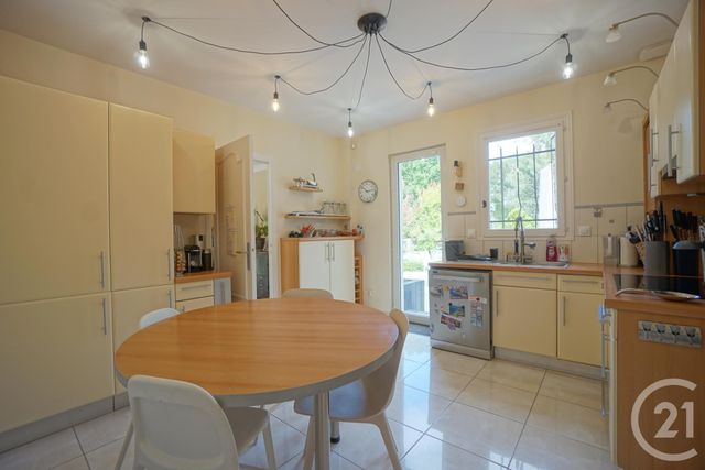 maison à louer - 8 pièces - 208.57 m2 - CHAMBRAY LES TOURS - 37 - CENTRE - Century 21 Agence Grand Sud