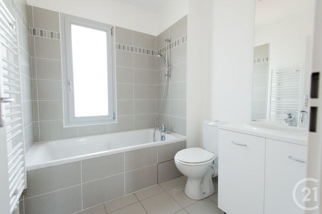 maison à louer - 4 pièces - 84.38 m2 - LA MEMBROLLE SUR CHOISILLE - 37 - CENTRE - Century 21 Agence Grand Sud