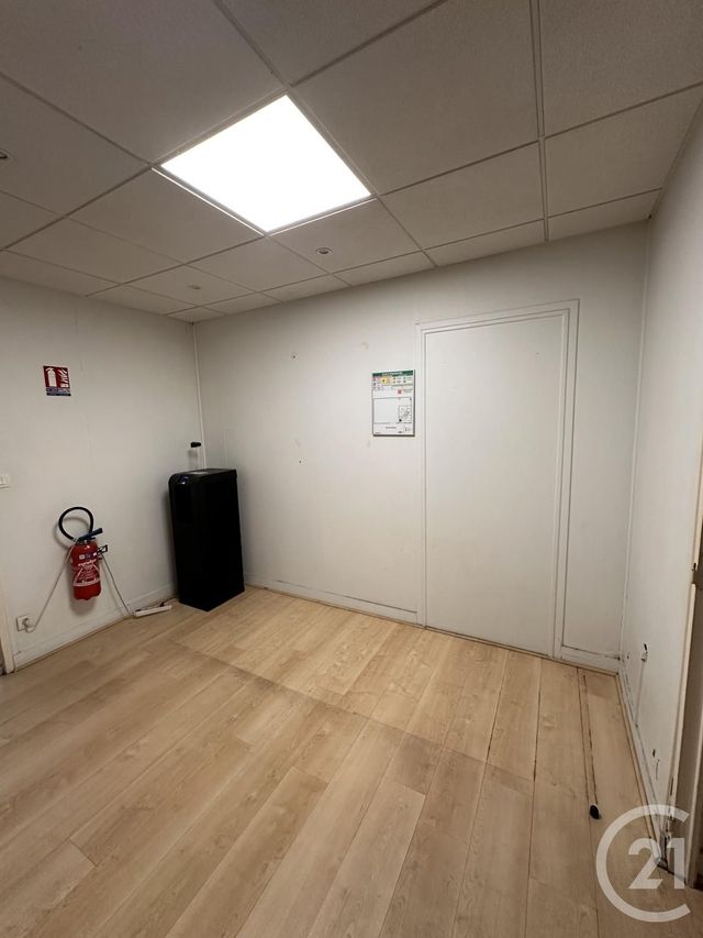 commerce à louer - 710.0 m2 - MONTLOUIS SUR LOIRE - 37 - CENTRE - Century 21 Agence Grand Sud