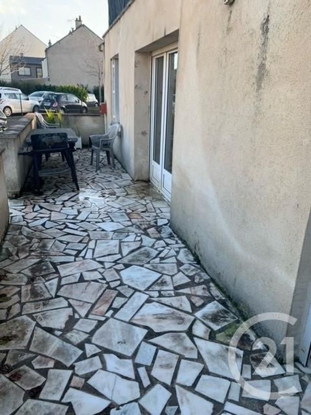 Appartement F3 à louer - 3 pièces - 54.15 m2 - ST CYR SUR LOIRE - 37 - CENTRE - Century 21 Agence Grand Sud