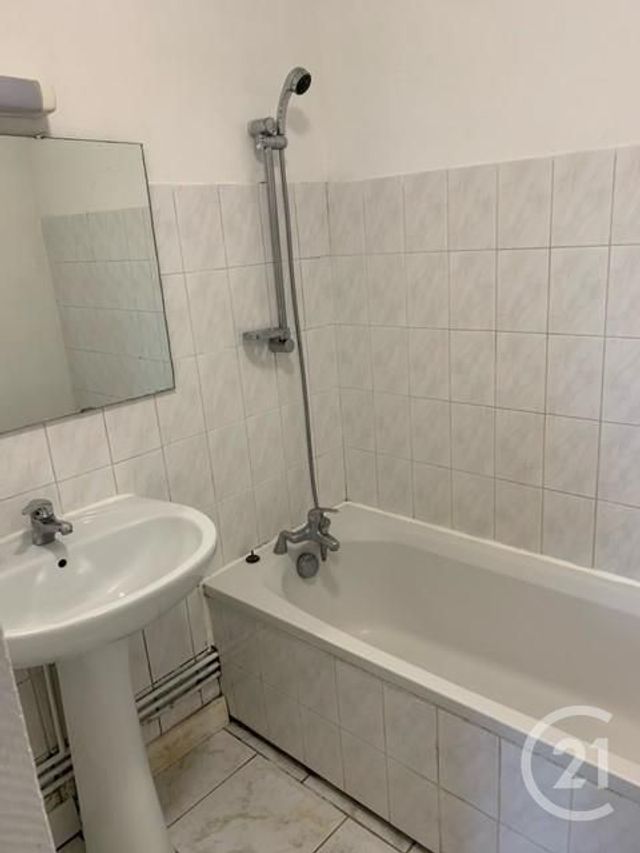 Appartement F3 à louer - 3 pièces - 54.15 m2 - ST CYR SUR LOIRE - 37 - CENTRE - Century 21 Agence Grand Sud