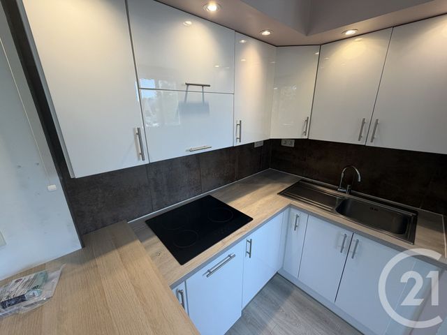 Appartement F1 à louer - 1 pièce - 28.35 m2 - ST CYR SUR LOIRE - 37 - CENTRE - Century 21 Agence Grand Sud