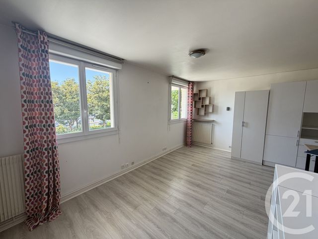 Appartement F1 à louer - 1 pièce - 28.35 m2 - ST CYR SUR LOIRE - 37 - CENTRE - Century 21 Agence Grand Sud
