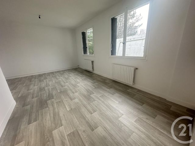 Appartement F2 à louer - 2 pièces - 47.37 m2 - CHAMBRAY LES TOURS - 37 - CENTRE - Century 21 Agence Grand Sud