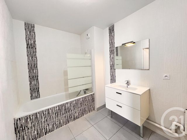 Appartement F3 à vendre - 3 pièces - 67.01 m2 - CHAMBRAY LES TOURS - 37 - CENTRE - Century 21 Agence Grand Sud